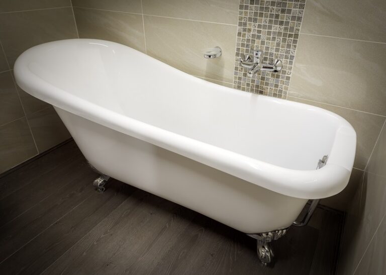 Scafell ensuite slipper bath