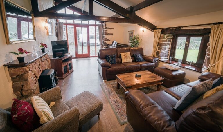 Wastwater Cottage 40ft open plan living and dining area with brand new Italian leather sofas