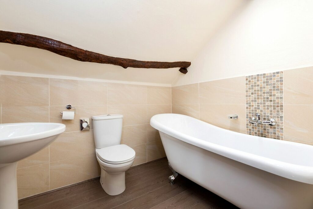 Scafell Cottage Upstairs ensuite Bathroom