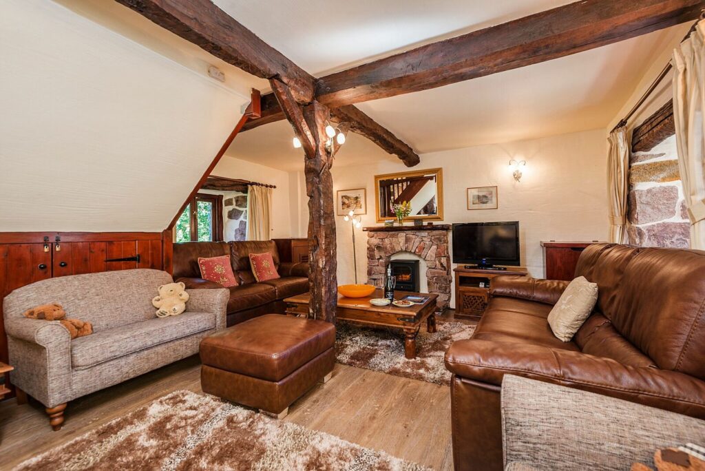 Scafell spacious Lounge with new Italian Leather Sofas