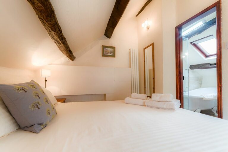 Whillan Beck Newly Refurbished Bedroom and Bathroom in 2018