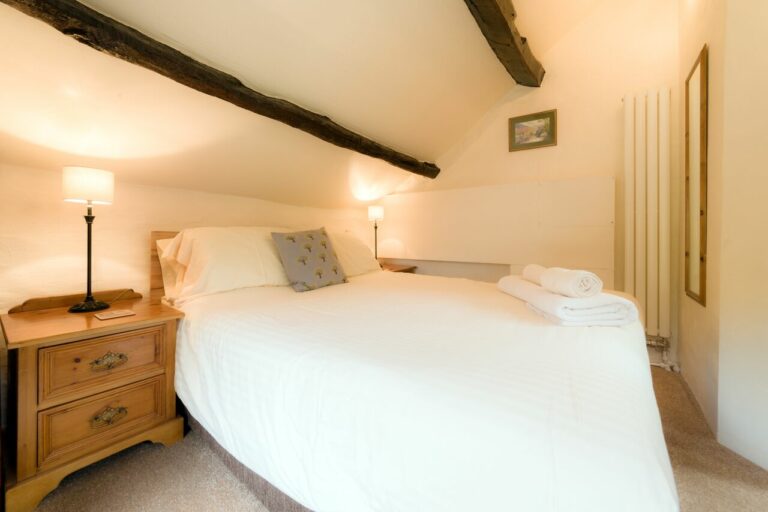 Whillan Beck Newly Refurbished Bedroom with ensuite Bathroom